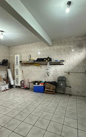 Casa à venda com 213m², 3 quartos e 1 vaga Casa à venda com 213m², 3 quartos e 1 vagaGaragem