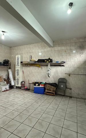 Casa à venda com 213m², 3 quartos e 1 vaga Casa à venda com 213m², 3 quartos e 1 vagaGaragem