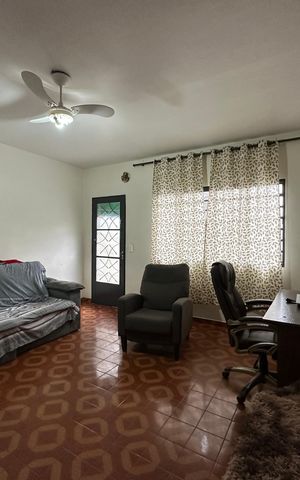 Casa à venda com 213m², 3 quartos e 1 vaga Casa à venda com 213m², 3 quartos e 1 vagaSala