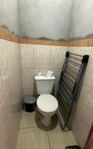 Casa à venda com 213m², 3 quartos e 1 vaga Casa à venda com 213m², 3 quartos e 1 vagaBanheiro 2