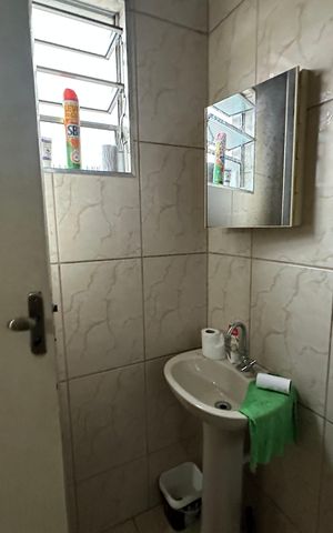 Casa à venda com 213m², 3 quartos e 1 vaga Casa à venda com 213m², 3 quartos e 1 vagaBanheiro da Suíte