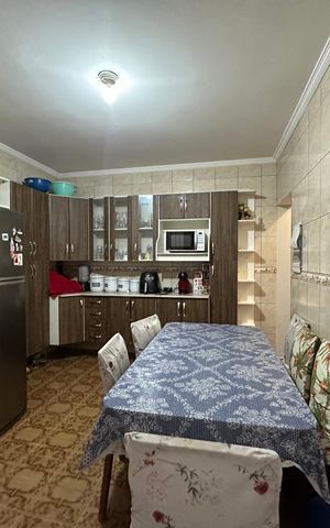 Casa à venda com 213m², 3 quartos e 1 vaga Casa à venda com 213m², 3 quartos e 1 vagaCozinha