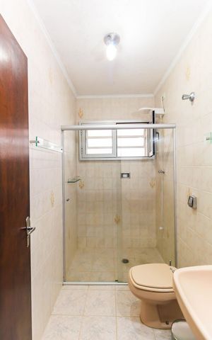 Casa para alugar com 350m², 4 quartos e 6 vagasBanheiro da Suíte 2