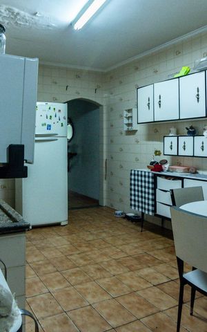 Casa à venda com 170m², 3 quartos e 3 vagas Casa à venda com 170m², 3 quartos e 3 vagasCozinha