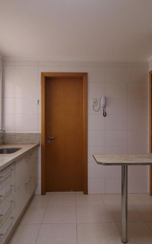 Apartamento para alugar com 124m², 3 quartos e 2 vagasCozinha