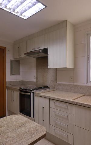Apartamento para alugar com 124m², 3 quartos e 2 vagasCozinha