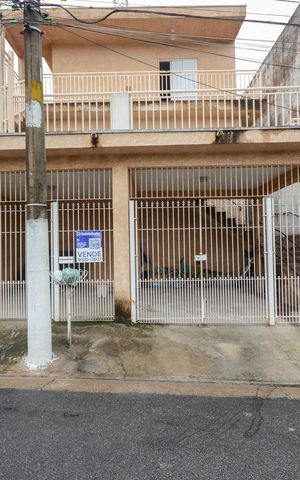Casa à venda com 500m², 4 quartos e 4 vagasFachada