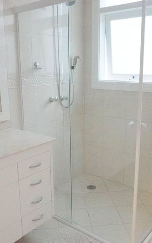 Casa de condomínio à venda com 406m², 3 quartos e 6 vagas Casa de condomínio à venda com 406m², 3 quartos e 6 vagasSuite 3