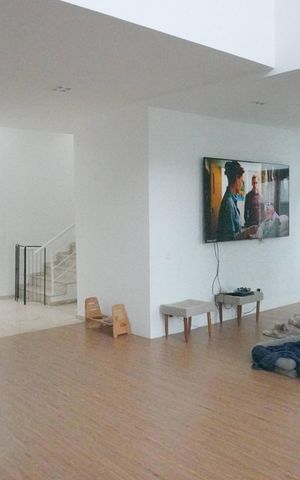 Casa de condomínio à venda com 406m², 3 quartos e 6 vagas Casa de condomínio à venda com 406m², 3 quartos e 6 vagasSala de Estar