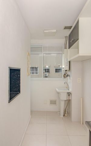 Apartamento à venda com 55m², 2 quartos e 1 vaga Apartamento à venda com 55m², 2 quartos e 1 vagaCozinha e Área de Serviço