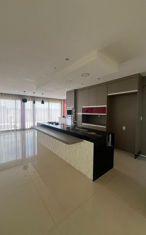 Casa de condomínio à venda com 295m², 4 quartos e 4 vagas Casa de condomínio à venda com 295m², 4 quartos e 4 vagasCozinha