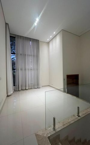 Casa de condomínio à venda com 295m², 4 quartos e 4 vagas Casa de condomínio à venda com 295m², 4 quartos e 4 vagasSala