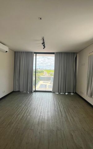 Casa de condomínio à venda com 295m², 4 quartos e 4 vagas Casa de condomínio à venda com 295m², 4 quartos e 4 vagasQuarto