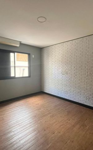 Casa de condomínio à venda com 295m², 4 quartos e 4 vagas Casa de condomínio à venda com 295m², 4 quartos e 4 vagasQuarto