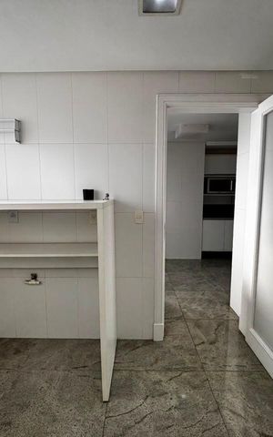 Apartamento para alugar com 202m², 3 quartos e 3 vagas Apartamento para alugar com 202m², 3 quartos e 3 vagasÁrea de serviço