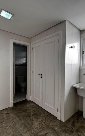 Apartamento para alugar com 202m², 3 quartos e 3 vagas Apartamento para alugar com 202m², 3 quartos e 3 vagasÁrea de serviço