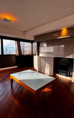 Apartamento para alugar com 202m², 3 quartos e 3 vagas Apartamento para alugar com 202m², 3 quartos e 3 vagasSala