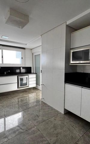 Apartamento para alugar com 202m², 3 quartos e 3 vagas Apartamento para alugar com 202m², 3 quartos e 3 vagasCozinha
