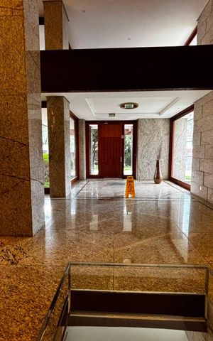Apartamento para alugar com 202m², 3 quartos e 3 vagas Apartamento para alugar com 202m², 3 quartos e 3 vagasÁrea externa