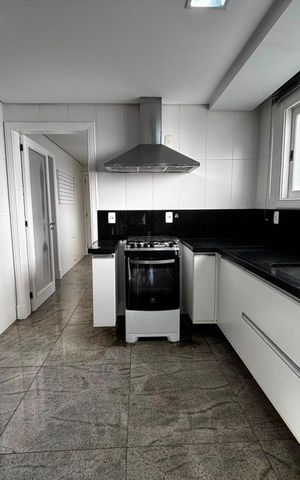 Apartamento para alugar com 202m², 3 quartos e 3 vagas Apartamento para alugar com 202m², 3 quartos e 3 vagasCozinha
