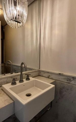 Apartamento para alugar com 202m², 3 quartos e 3 vagas Apartamento para alugar com 202m², 3 quartos e 3 vagasBanheiro