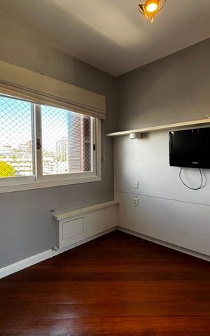 Apartamento para alugar com 202m², 3 quartos e 3 vagas Apartamento para alugar com 202m², 3 quartos e 3 vagasQuarto