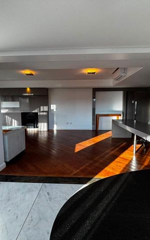Apartamento para alugar com 202m², 3 quartos e 3 vagas Apartamento para alugar com 202m², 3 quartos e 3 vagasSala
