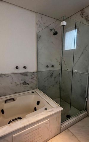 Apartamento para alugar com 202m², 3 quartos e 3 vagas Apartamento para alugar com 202m², 3 quartos e 3 vagasBanheiro