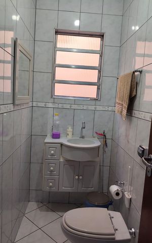 Casa à venda com 170m², 3 quartos e 1 vaga Casa à venda com 170m², 3 quartos e 1 vagaBanheiro