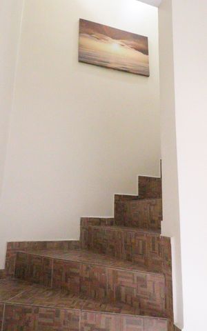 Casa para alugar com 50m², 1 quarto e 1 vagaEntrada - Escada