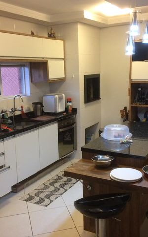 Apartamento à venda com 240m², 3 quartos e 2 vagas Apartamento à venda com 240m², 3 quartos e 2 vagasCozinha