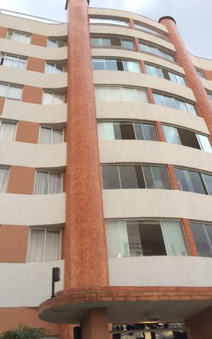 Apartamento à venda com 240m², 3 quartos e 2 vagas Apartamento à venda com 240m², 3 quartos e 2 vagasFachada