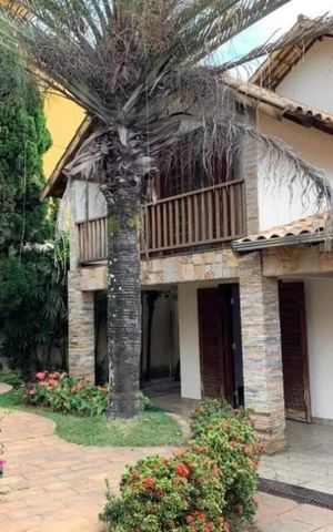 Casa para alugar com 340m², 3 quartos e 4 vagas Casa para alugar com 340m², 3 quartos e 4 vagasFachada