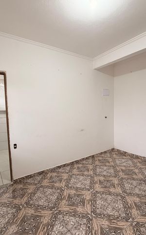 Casa à venda com 192m², 2 quartos e 2 vagasSala