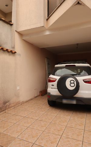 Casa à venda com 120m², 3 quartos e 2 vagasGaragem