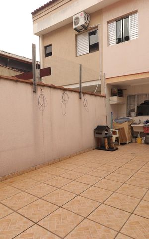 Casa à venda com 120m², 3 quartos e 2 vagasQuintal