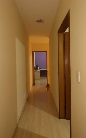 Casa à venda com 120m², 3 quartos e 2 vagasCorredor