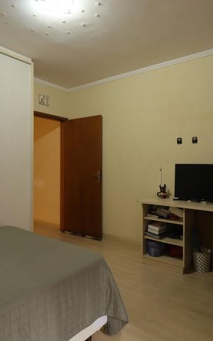 Casa à venda com 120m², 3 quartos e 2 vagasSuíte 1