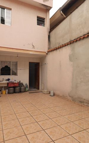 Casa à venda com 120m², 3 quartos e 2 vagasQuintal