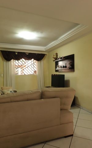 Casa à venda com 120m², 3 quartos e 2 vagasSala