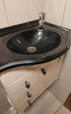 Casa à venda com 120m², 3 quartos e 2 vagasBanheiro da Suíte 1 - Pia
