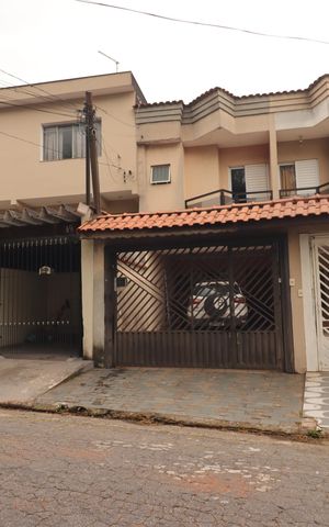 Casa à venda com 120m², 3 quartos e 2 vagasFachada