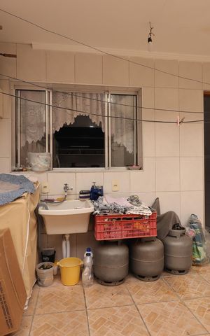 Casa à venda com 120m², 3 quartos e 2 vagasÁrea de Serviço