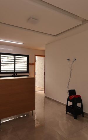 Casa de condomínio à venda com 78m², 2 quartos e 2 vagasSala