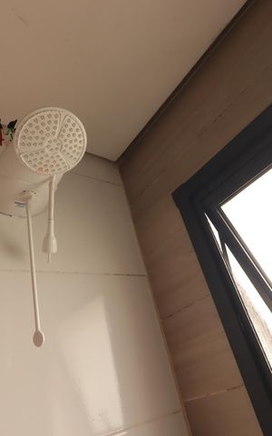Casa de condomínio à venda com 78m², 2 quartos e 2 vagasBanheiro da Suíte 2 - Chuveiro