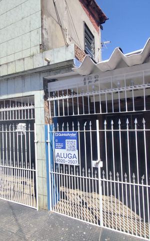 Casa para alugar com 80m², 3 quartos e 1 vaga Casa para alugar com 80m², 3 quartos e 1 vagaFachada