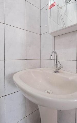 Casa para alugar com 80m², 3 quartos e 1 vagaBanheiro
