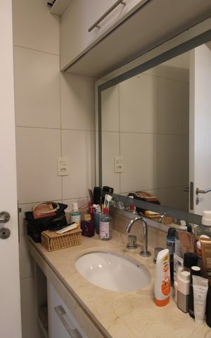 Apartamento para alugar com 85m², 2 quartos e 1 vagaBanheiro da suíte