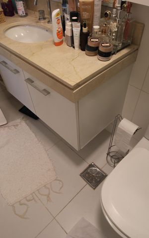 Apartamento para alugar com 85m², 2 quartos e 1 vagaBanheiro da suíte