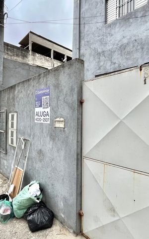 Casa para alugar com 50m², 1 quarto e sem vaga Casa para alugar com 50m², 1 quarto e sem vagaFachada